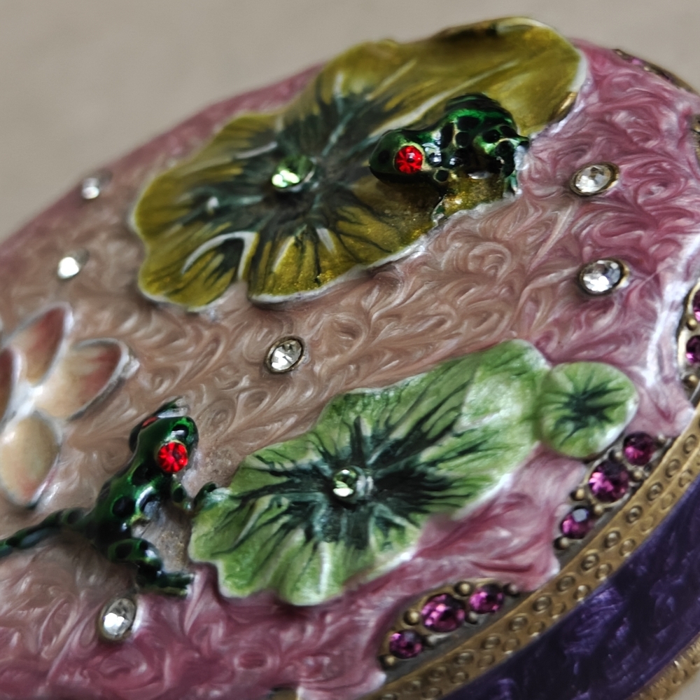Rucinni Floral Jeweled Enamel Trinket Box with Frogs On Lily pads